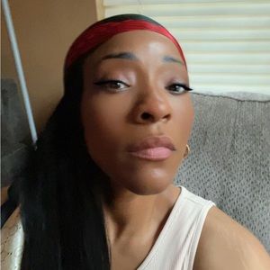 Meet your Posher, Val